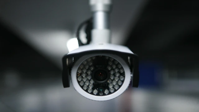 videonablyudenie-na-sklade-kak-zashchititsya-ot-krazh-i-nedostach